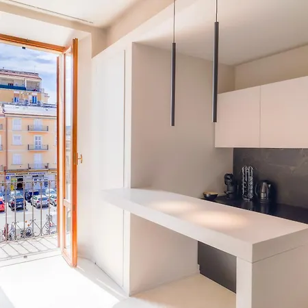 ゲストハウス Virginia Madre Luxury 4*