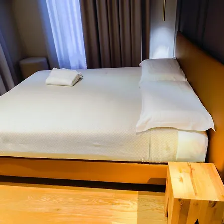 Virginia Madre Luxury ゲストハウス 4*