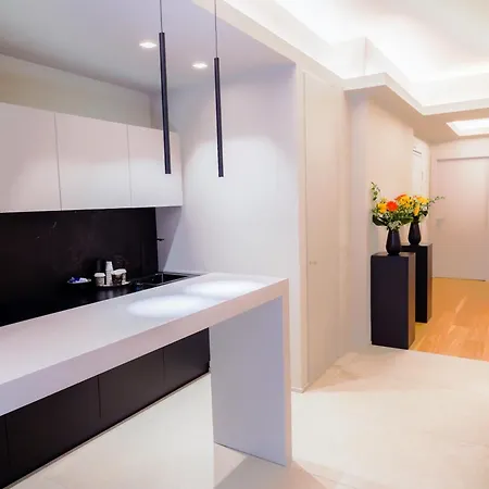 Virginia Madre Luxury