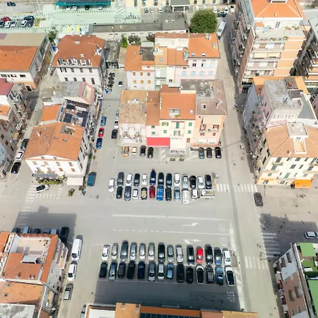 Virginia Madre Luxury